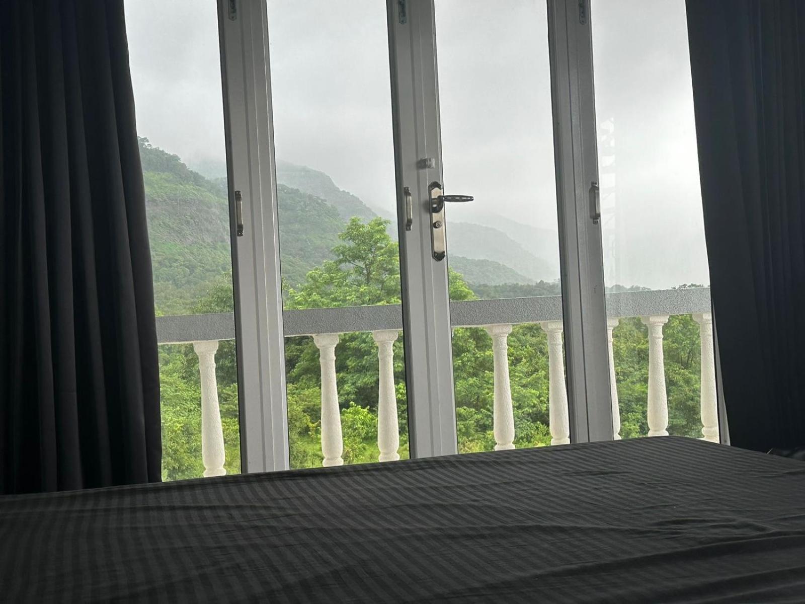 プネ Prana Healing Houseヴィラ エクステリア 写真