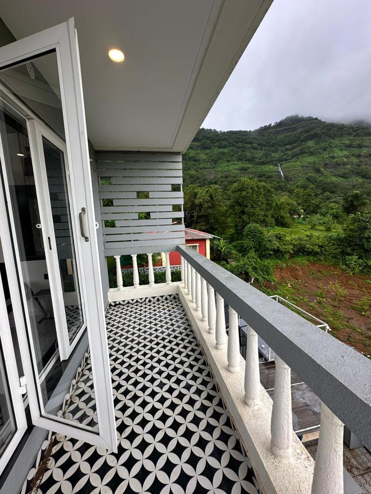 プネ Prana Healing Houseヴィラ エクステリア 写真